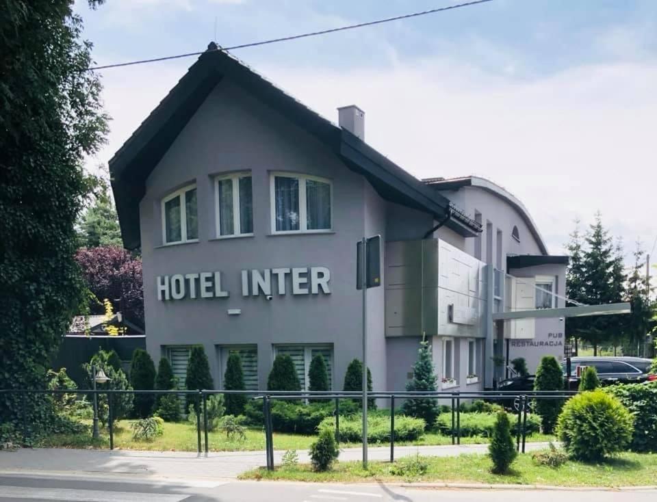 Hotel Inter Bielany Wrocławskie エクステリア 写真