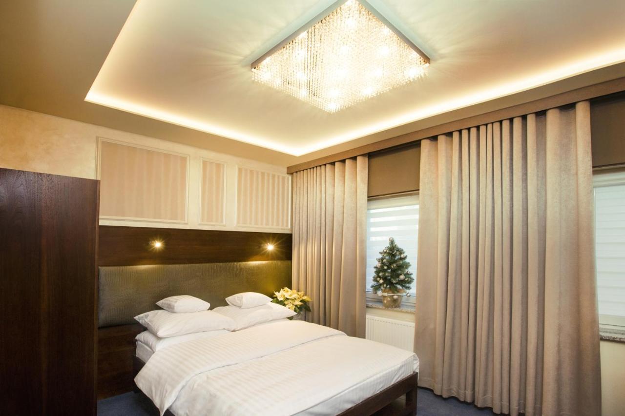 Hotel Inter Bielany Wrocławskie エクステリア 写真