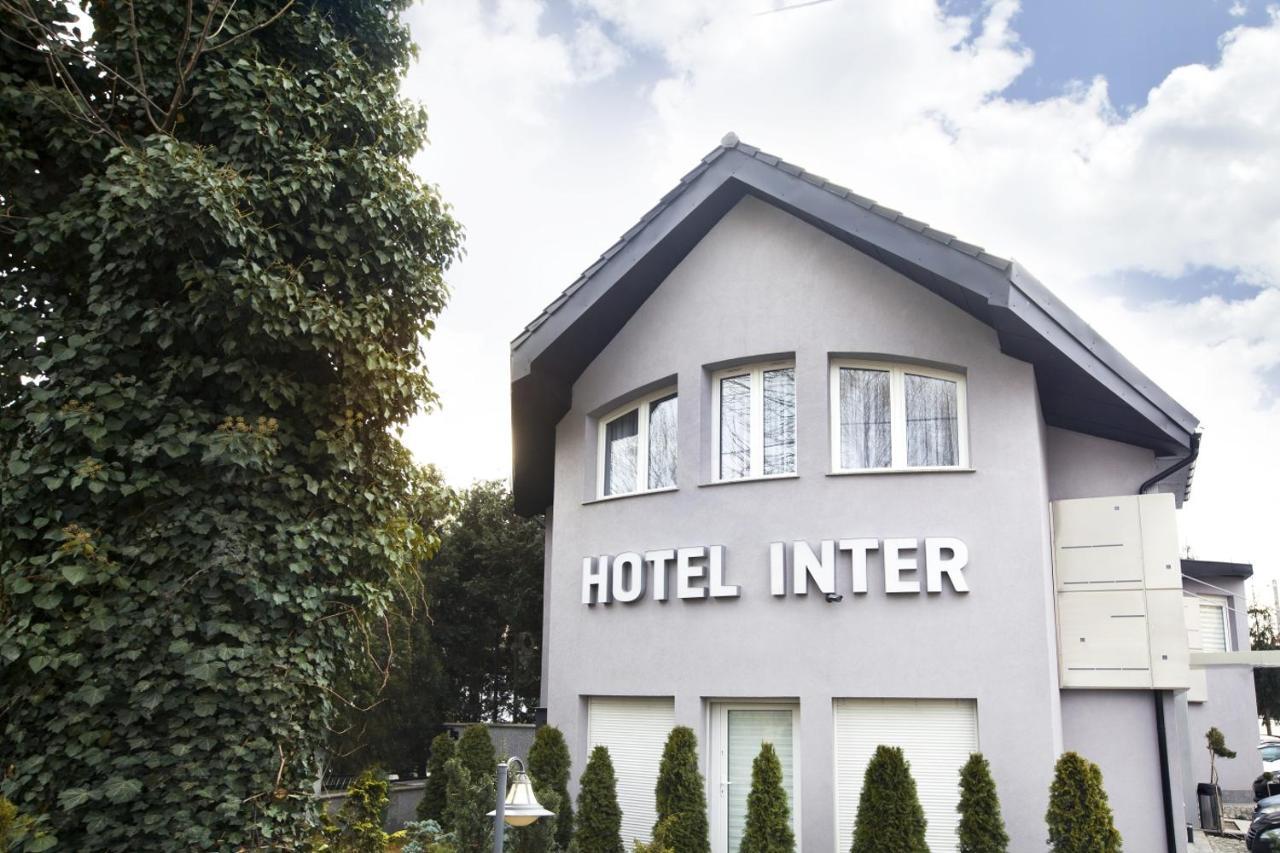 Hotel Inter Bielany Wrocławskie エクステリア 写真
