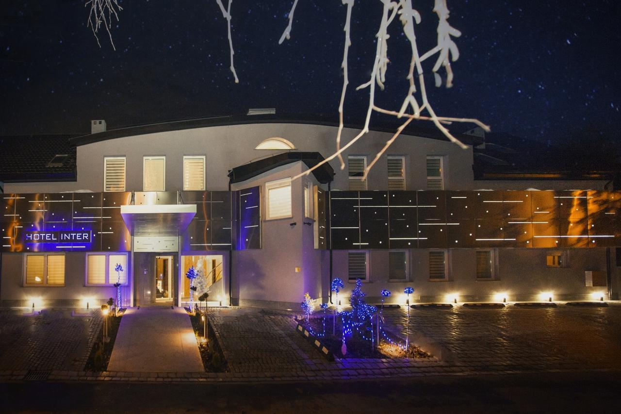 Hotel Inter Bielany Wrocławskie エクステリア 写真
