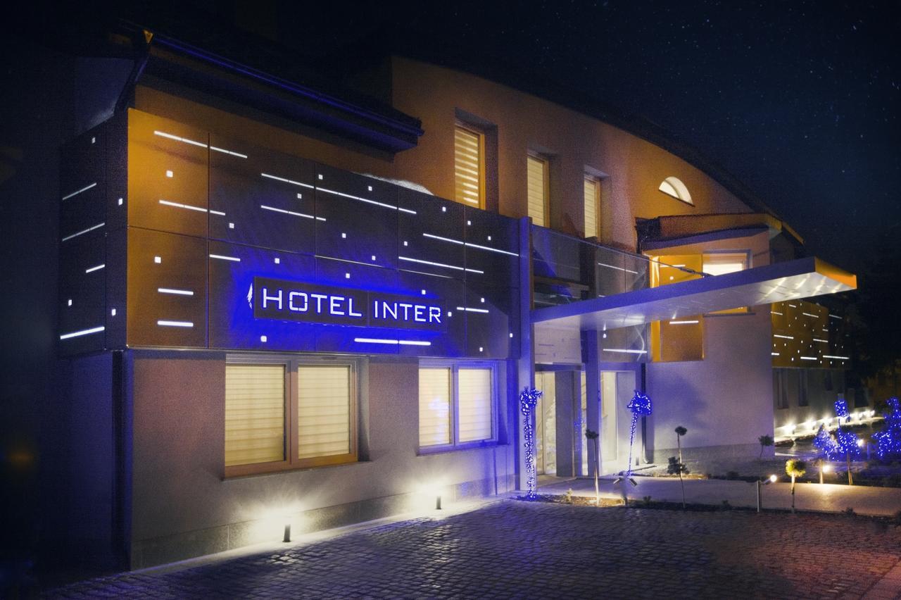Hotel Inter Bielany Wrocławskie エクステリア 写真